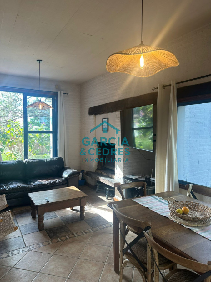 Casa ID.216 - VENDO CASA EN NUEVO CANTEGRIL 5 DORMITORIOS Y 5 BAÑOS EXCLENTE CONSTRUCCION