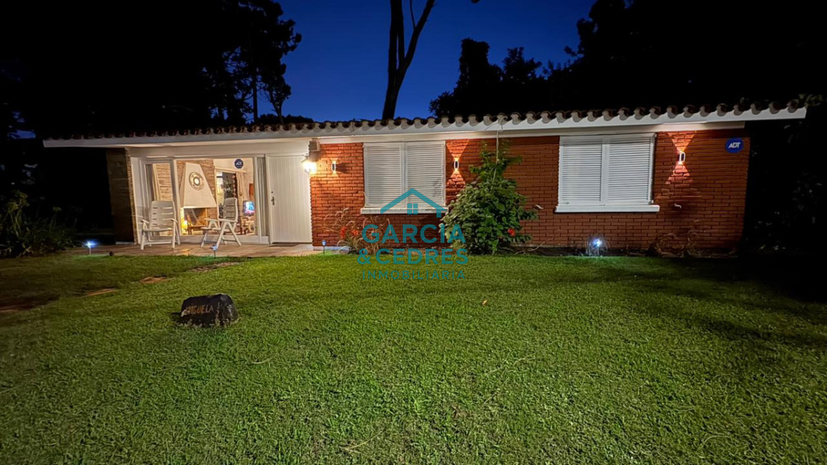 Casa ID.1202 - Alquiler de Casa de 3 dorm + 3 baños . Excelente Ubicación 