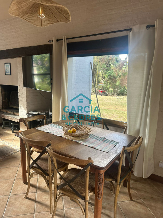 Casa ID.216 - VENDO CASA EN NUEVO CANTEGRIL 5 DORMITORIOS Y 5 BAÑOS EXCLENTE CONSTRUCCION