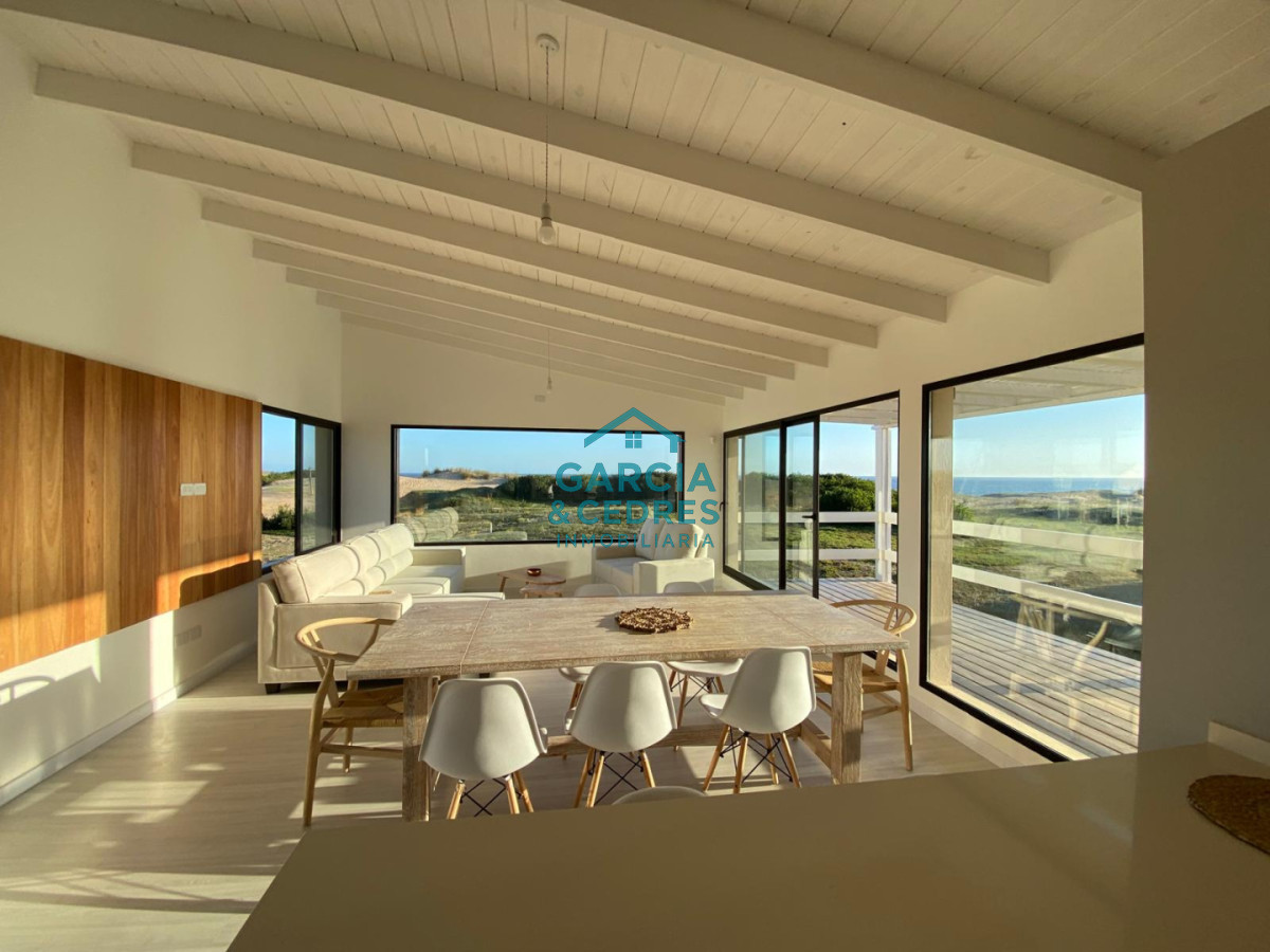 Casa ID.1231 - Venta De Casa Minimalista en Chihuahua Frente al mar 