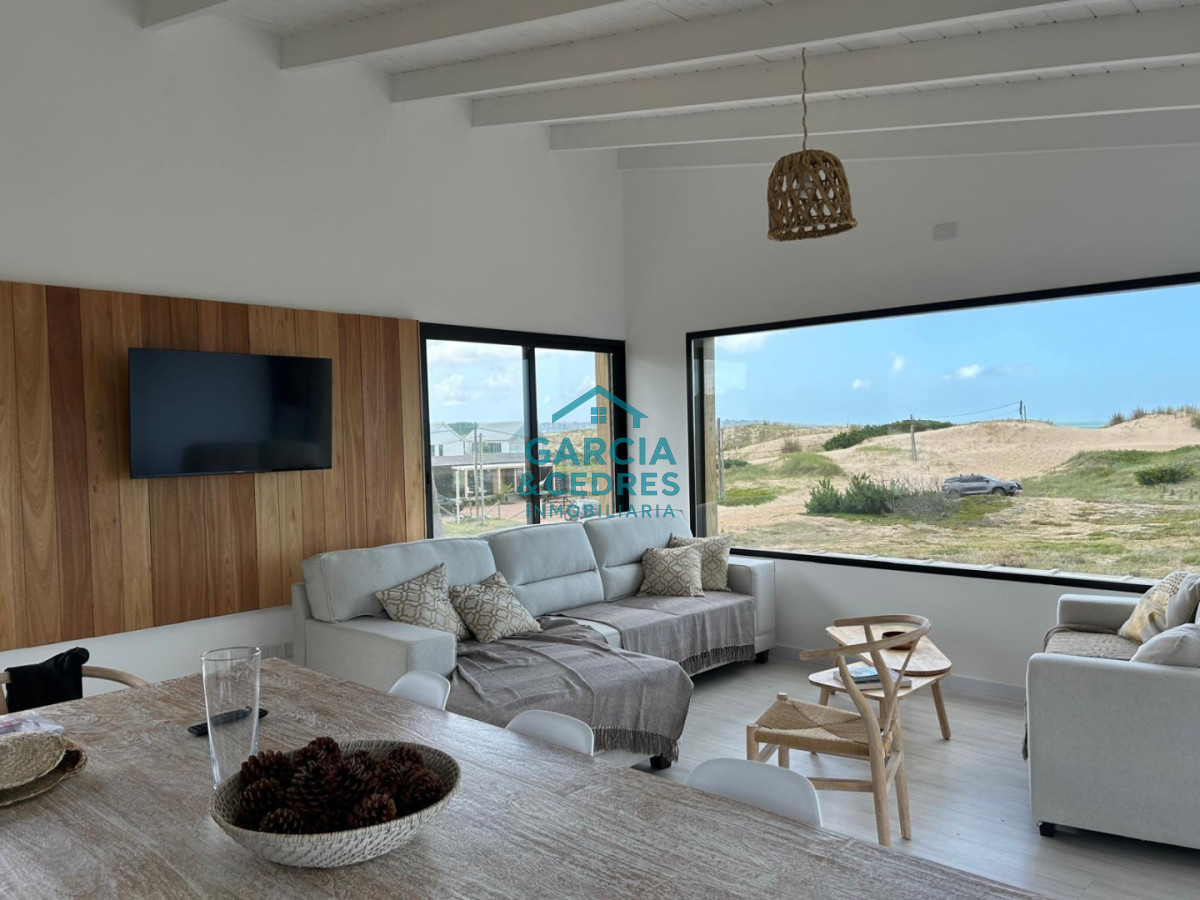 Casa ID.1231 - Venta De Casa Minimalista en Chihuahua Frente al mar 