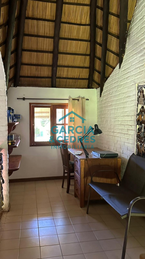 Casa ID.33 - Vendo Excepcional Chalet de 4 Dorm y 4 baños en San Rafael Zona del Hotel Cipriani muy valorada 