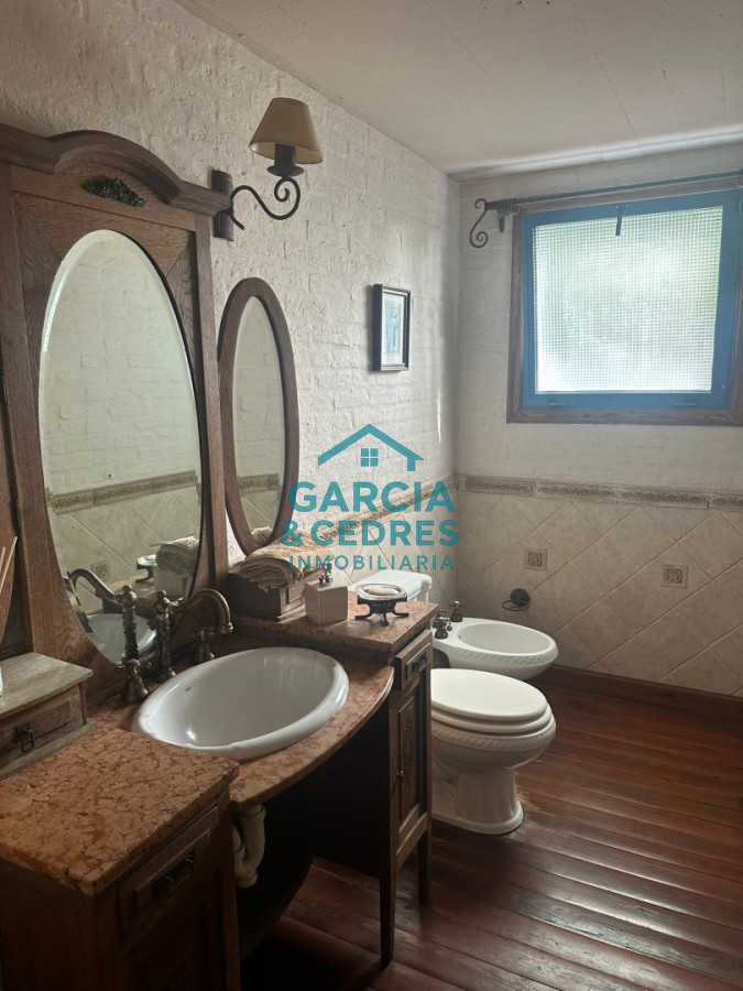 Casa ID.216 - VENDO CASA EN NUEVO CANTEGRIL 5 DORMITORIOS Y 5 BAÑOS EXCLENTE CONSTRUCCION