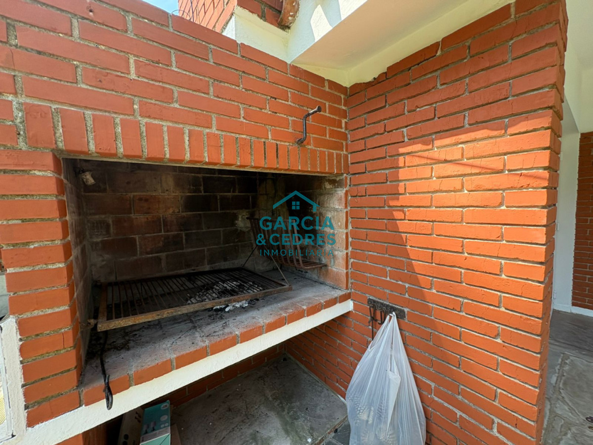 Casa ID.1202 - Alquiler de Casa de 3 dorm + 3 baños . Excelente Ubicación 