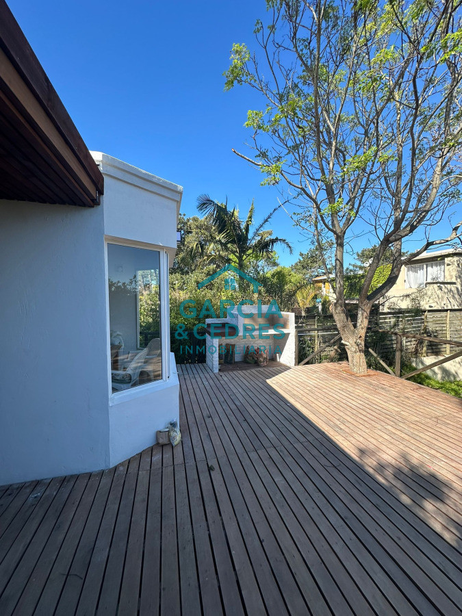 Casa ID.6 - Casa en Montoya a solo 250 mts del mar , 3 dormitorios con 2 baños . recien reciclada con muy buen gusto