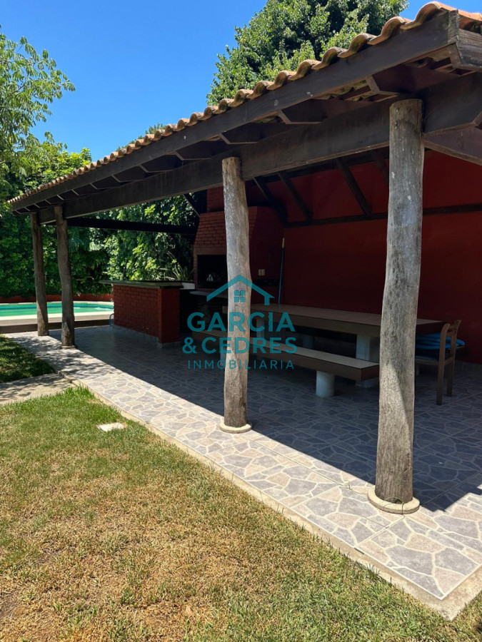 Casa ID.133 - OPORTUNIDAD EN BARRIO CANTEGRIL . VENDO CASA DE 3 DORM. Y 3 BAÑOS EN ZONA DE COLEGIOS, FACULTADES Y CENTROS DE SALUD 