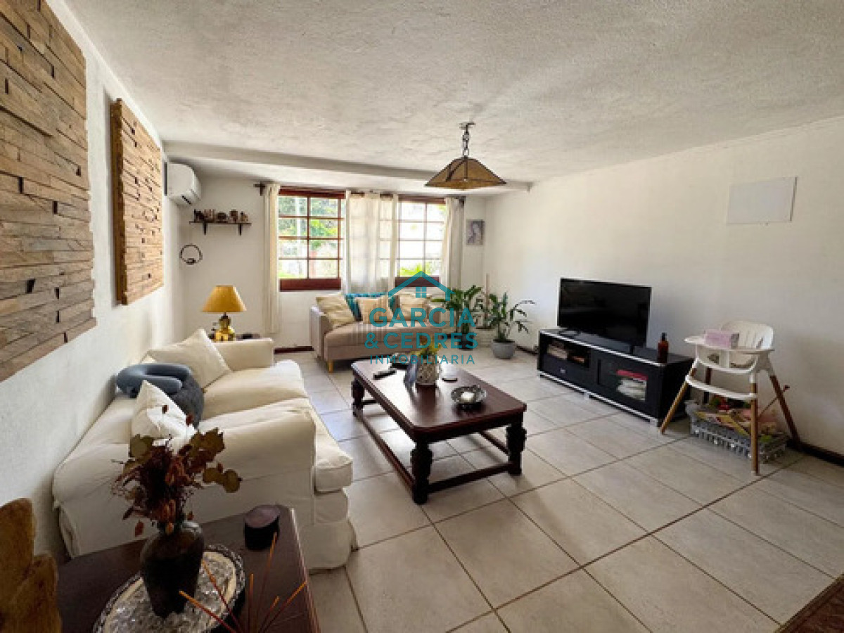 Casa ID.337 - Casa de 6 dormitorios en Cantegril, Punta Del Este,