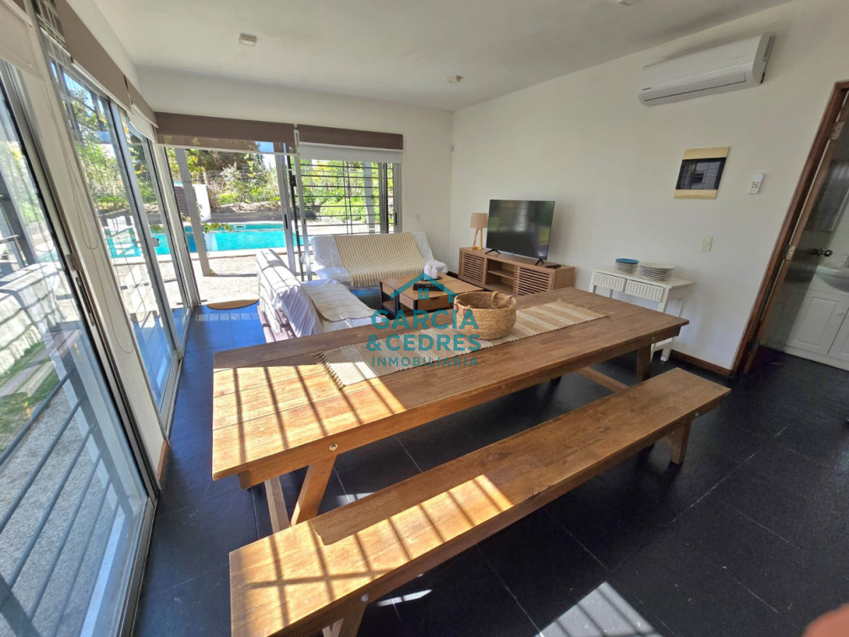 Casa ID.1391 - Alquilo Casa en Rincon del Indio  . Cuatro dormitorios y 4 baños 