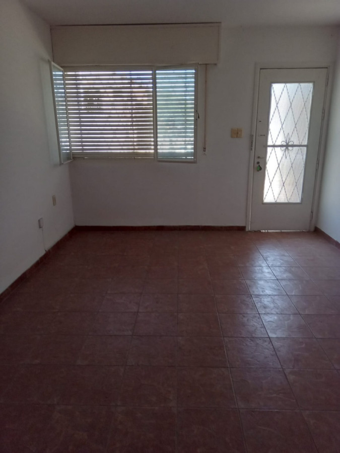 Casa ID.188 - Se Vende Buena Propiedad En Ph Al Frente. En Maroñas