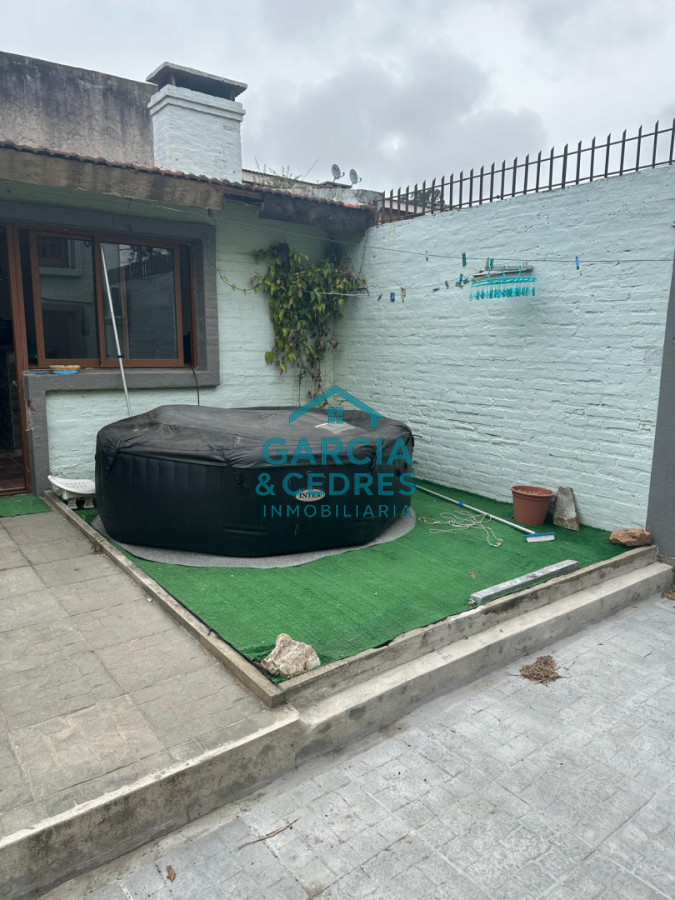 Casa ID.115 - EXCELENTE OPORTUNIDAD CASA DE 4 DORMITORIOS Y 4 BAÑOS , BARBACOA CERRADA Y MUCHO MAS EN BARRIO BIARRITZ 