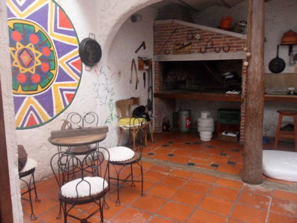 Casa ID.318 - Se Alquila Casa de 5 Dormitorios en Cordon 