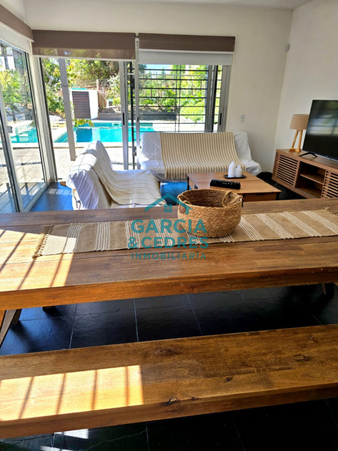 Casa ID.1391 - Alquilo Casa en Rincon del Indio  . Cuatro dormitorios y 4 baños 