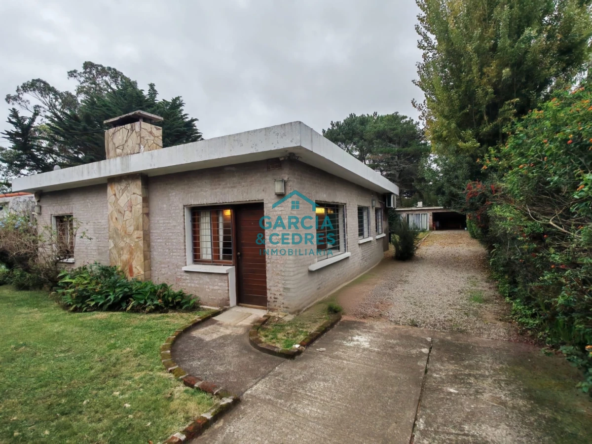 Casa ID.412 - OPORTUNIDAD !!! Casa en Nuevo Cantegril 3 dorm+4 baños . Barbacoa Cerrada