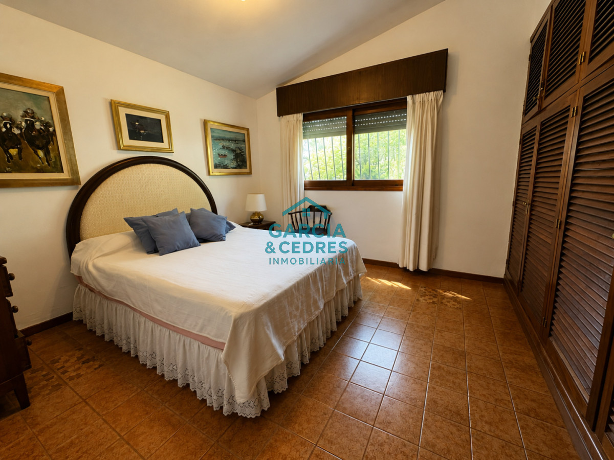 Casa ID.1055 -  ALQUILER ANUAL | CASA FRENTE A LAGUNA DEL SAUCE - CLUB DEL LAGO