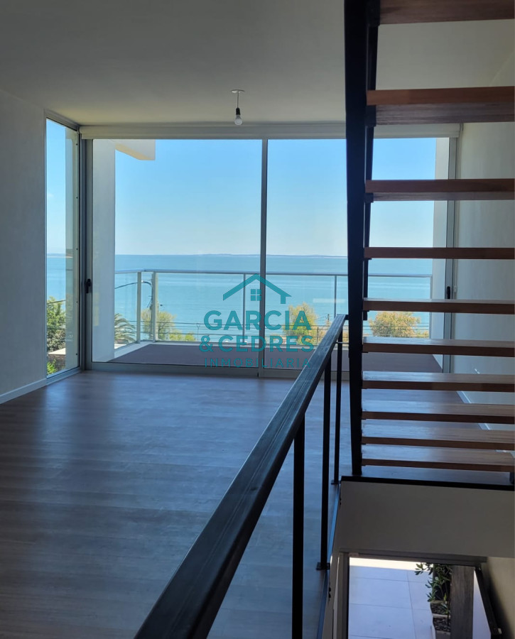 Casa ID.109 - EXCEPCIONAL CASA EN CERRO SAN ANTONIO 3 DORM Y 3 BAÑOS CON VISTAS AL MAR INIGUALABLES 