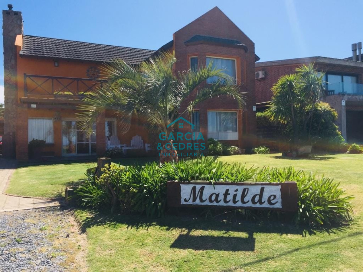 Casa ID.58 - OPORTUNIDAD !!!! FRENTE AL MAR EN SAN FRANCISCO !!!! ALQUILO LA 2DA QUINCENA DE ENERO A U$S 5400. UNA CASA DE ENSUEÑO DE 3 DORMITORIOS Y 2 BAÑOS 