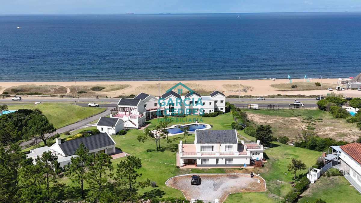 Casa ID.191 - Mansión de Ultra Lujo en Primera Línea al Mar - Playa Mansa