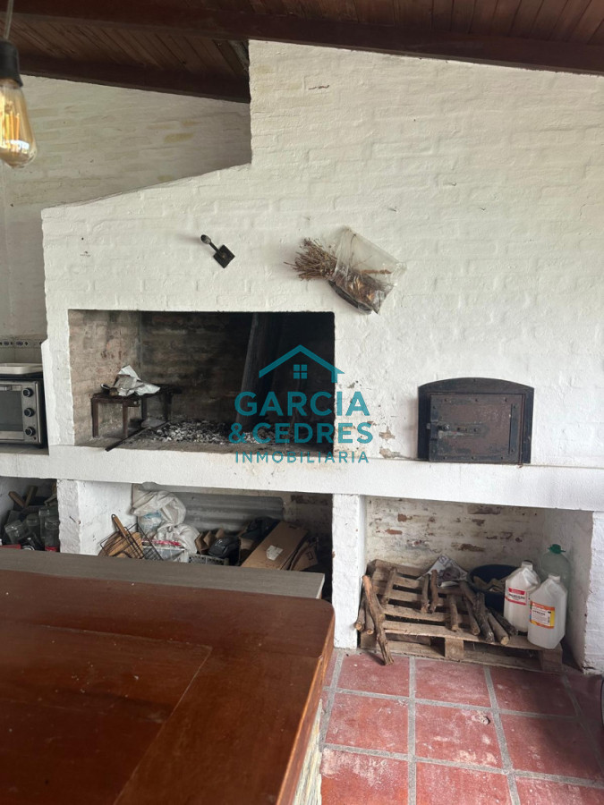 Casa ID.115 - EXCELENTE OPORTUNIDAD CASA DE 4 DORMITORIOS Y 4 BAÑOS , BARBACOA CERRADA Y MUCHO MAS EN BARRIO BIARRITZ 