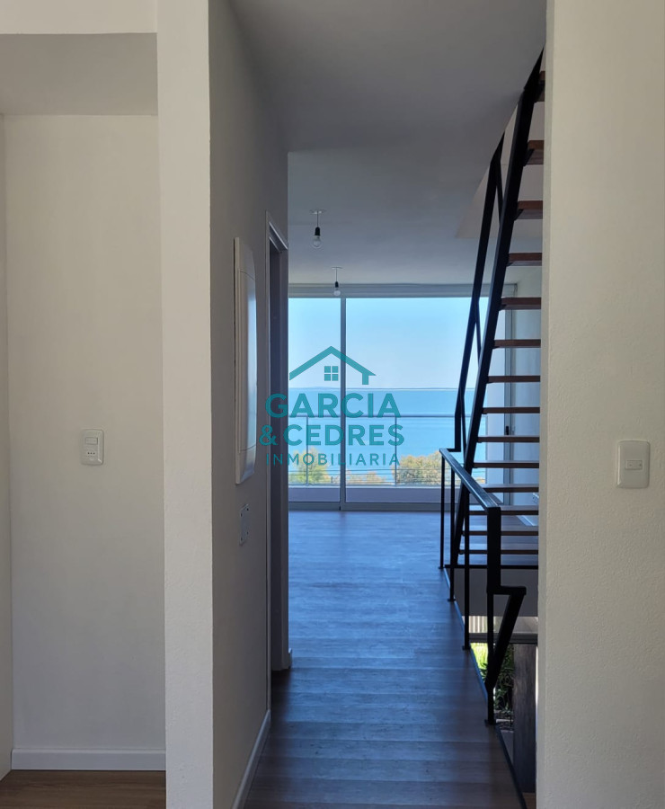 Casa ID.109 - EXCEPCIONAL CASA EN CERRO SAN ANTONIO 3 DORM Y 3 BAÑOS CON VISTAS AL MAR INIGUALABLES 