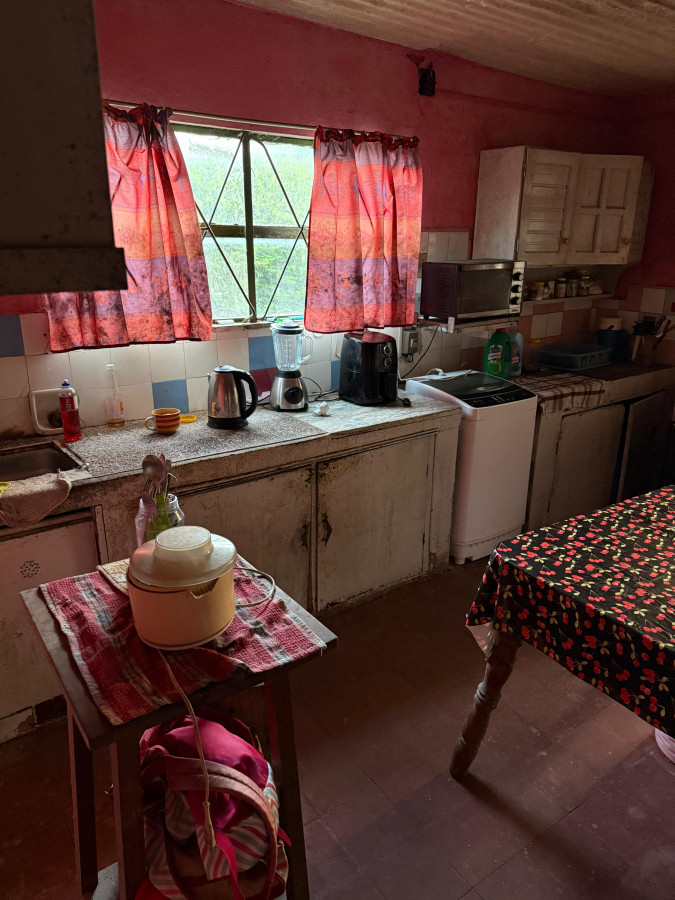 Casa ID.26 - Se Venden 2 Casas en Lezica mismo padrón 