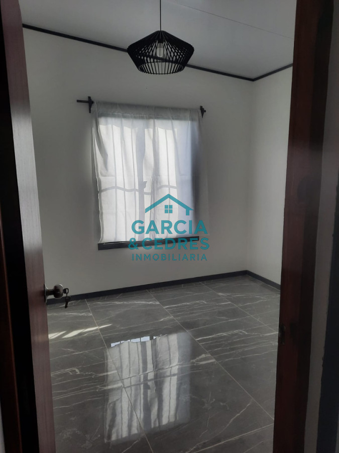 Casa ID.38 - Oportunidad en Las Flores a solo 200 mts de la playa . Casa A estrenar con piscina de 2 dormitorios y un baño 