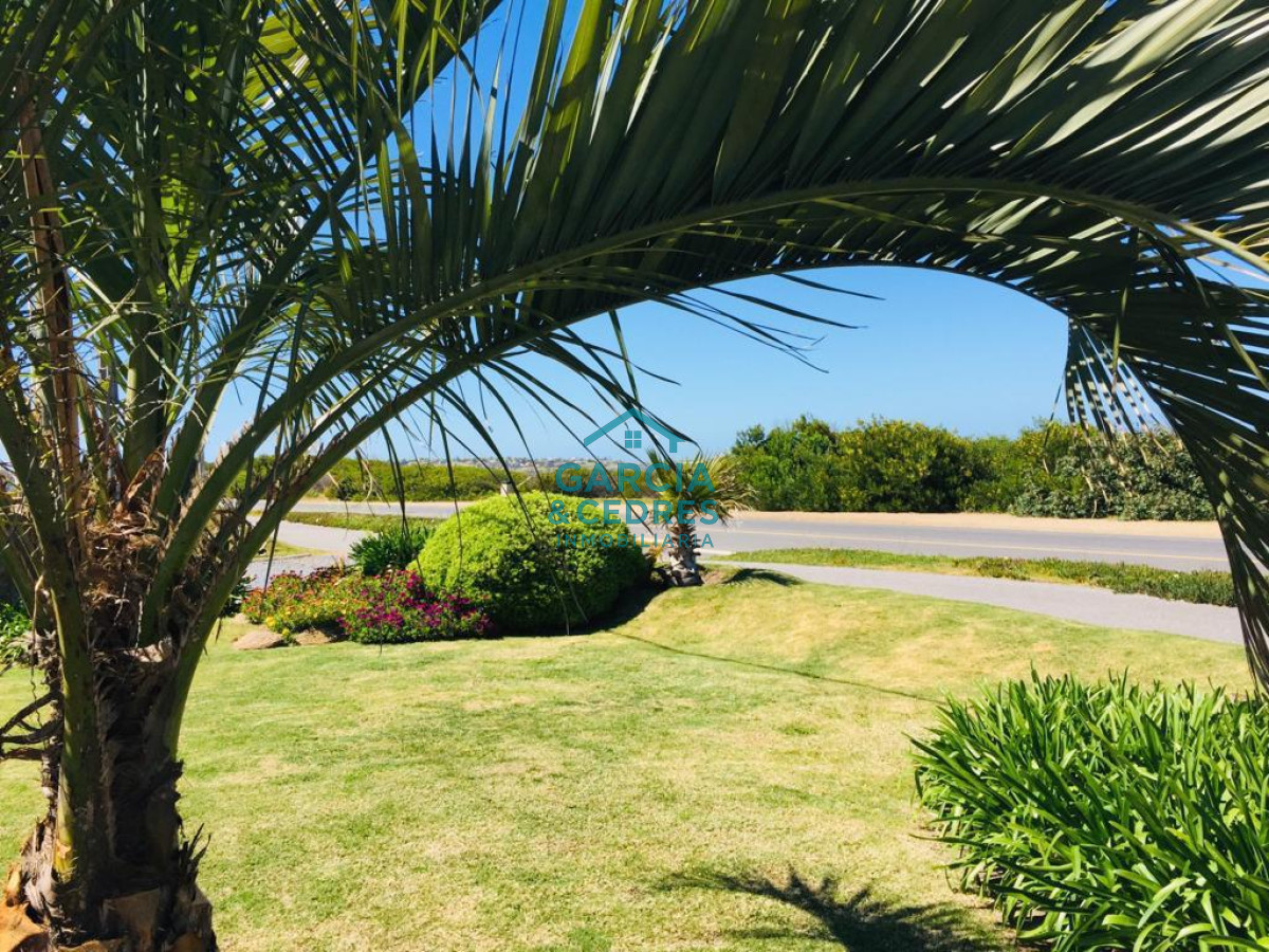 Casa ID.58 - OPORTUNIDAD !!!! FRENTE AL MAR EN SAN FRANCISCO !!!! ALQUILO LA 2DA QUINCENA DE ENERO A U$S 5400. UNA CASA DE ENSUEÑO DE 3 DORMITORIOS Y 2 BAÑOS 