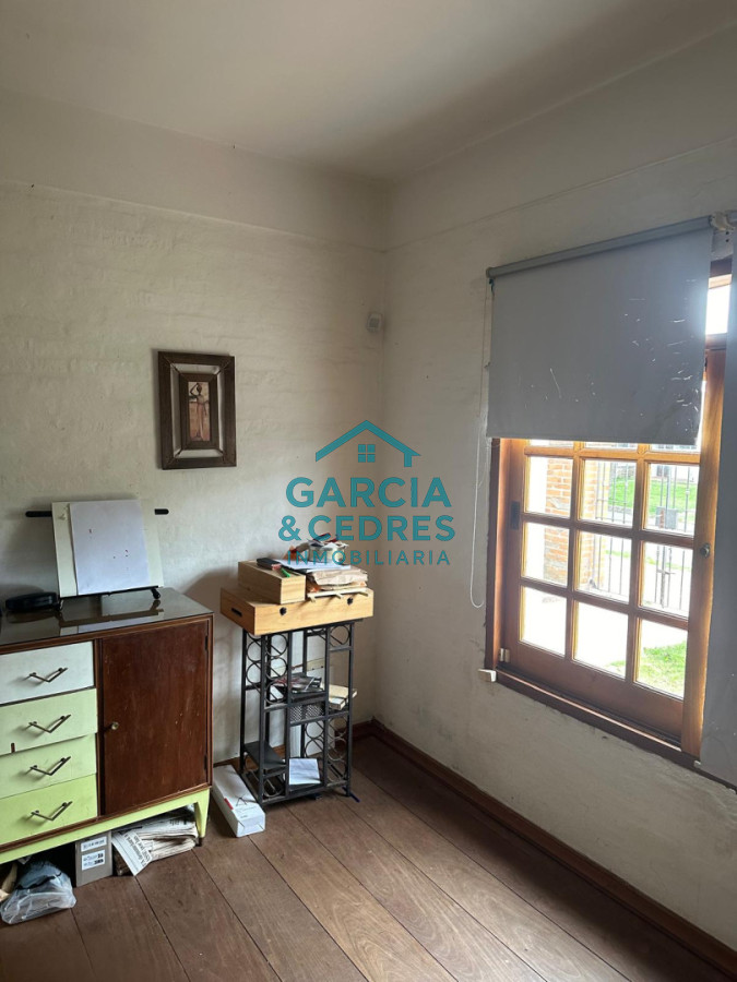 Casa ID.115 - EXCELENTE OPORTUNIDAD CASA DE 4 DORMITORIOS Y 4 BAÑOS , BARBACOA CERRADA Y MUCHO MAS EN BARRIO BIARRITZ 