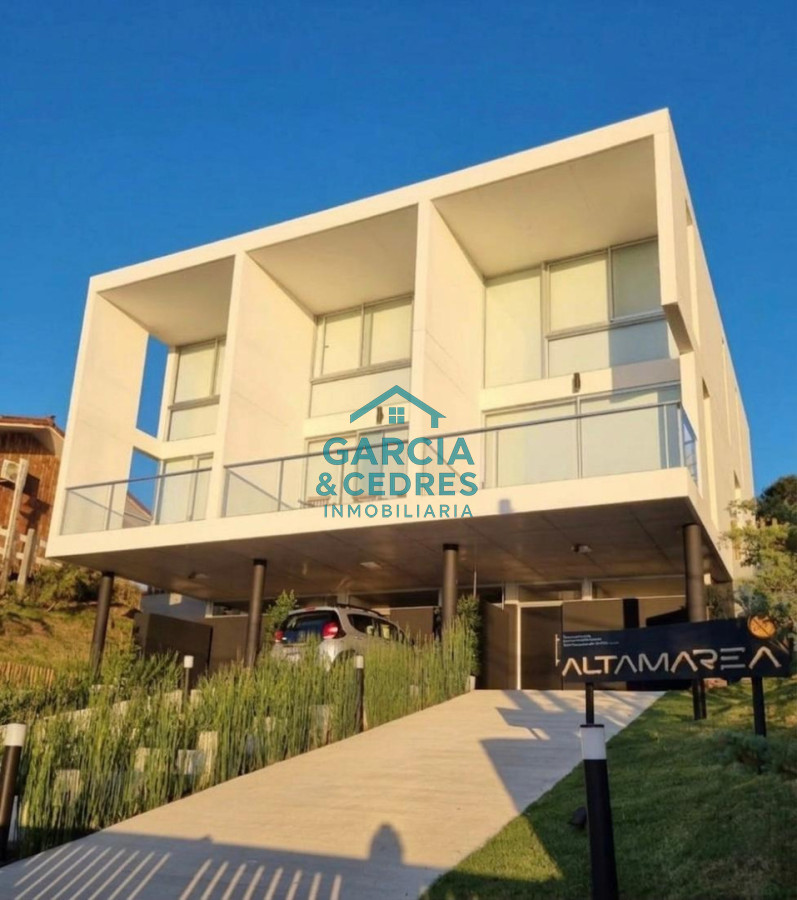 Casa ID.109 - EXCEPCIONAL CASA EN CERRO SAN ANTONIO 3 DORM Y 3 BAÑOS CON VISTAS AL MAR INIGUALABLES 