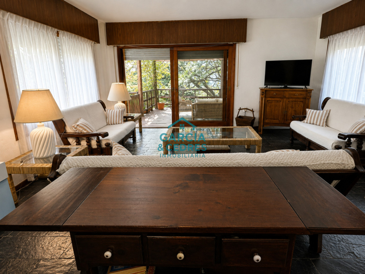 Casa ID.1055 -  ALQUILER ANUAL | CASA FRENTE A LAGUNA DEL SAUCE - CLUB DEL LAGO