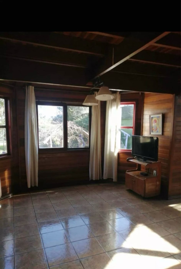 Casa ID.447 - Se Vende Casa Cabaña Chalet 4 dormitorios en Lezica