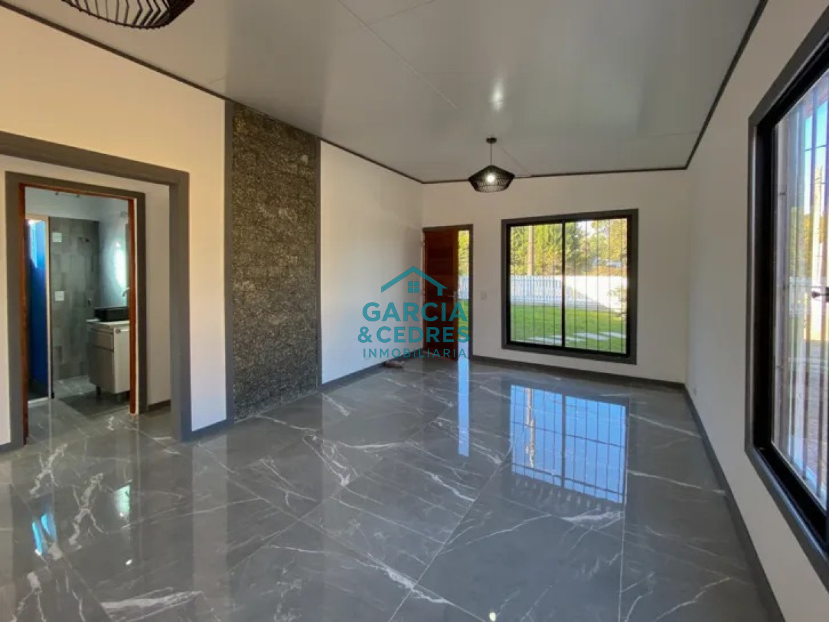 Casa ID.38 - Oportunidad en Las Flores a solo 200 mts de la playa . Casa A estrenar con piscina de 2 dormitorios y un baño 