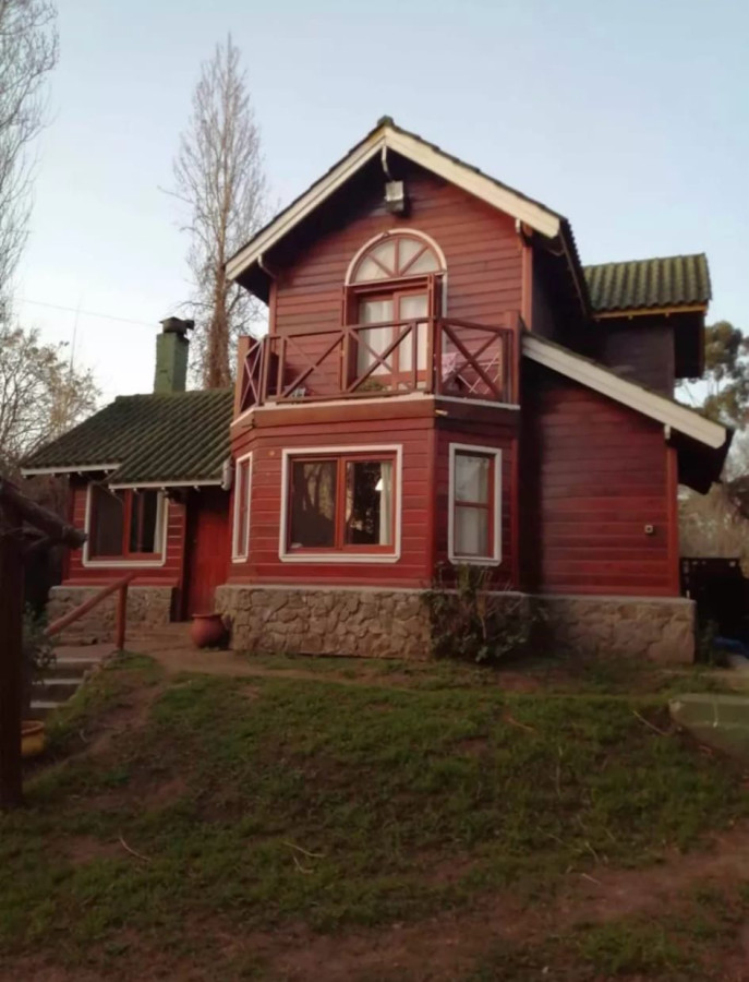 Casa ID.447 - Se Vende Casa Cabaña Chalet 4 dormitorios en Lezica