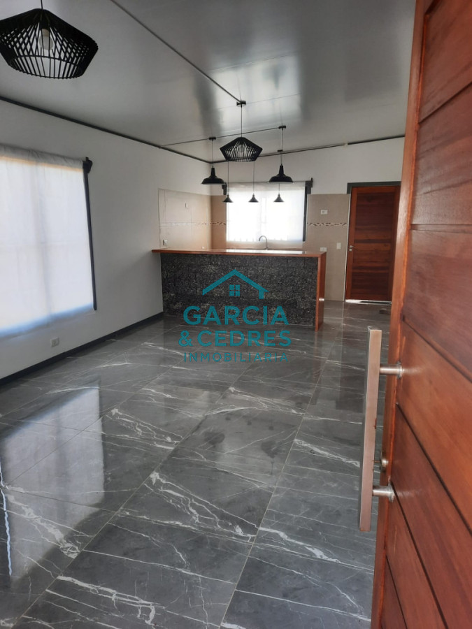 Casa ID.38 - Oportunidad en Las Flores a solo 200 mts de la playa . Casa A estrenar con piscina de 2 dormitorios y un baño 