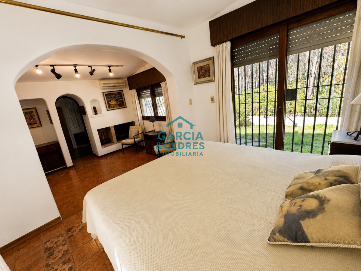 Casa ID.1055 -  ALQUILER ANUAL | CASA FRENTE A LAGUNA DEL SAUCE - CLUB DEL LAGO