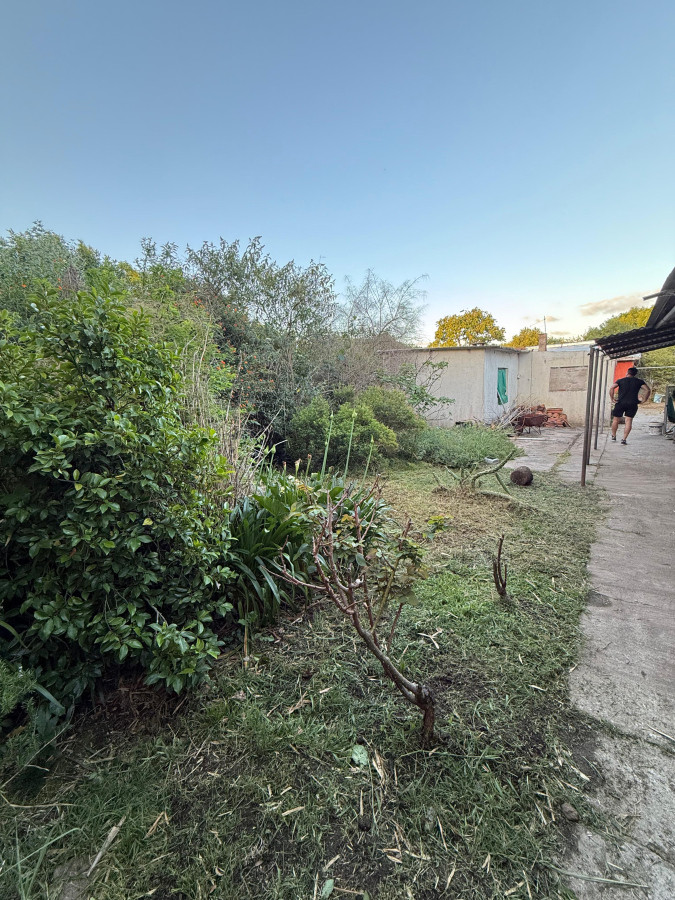 Casa ID.26 - Se Venden 2 Casas en Lezica mismo padrón 