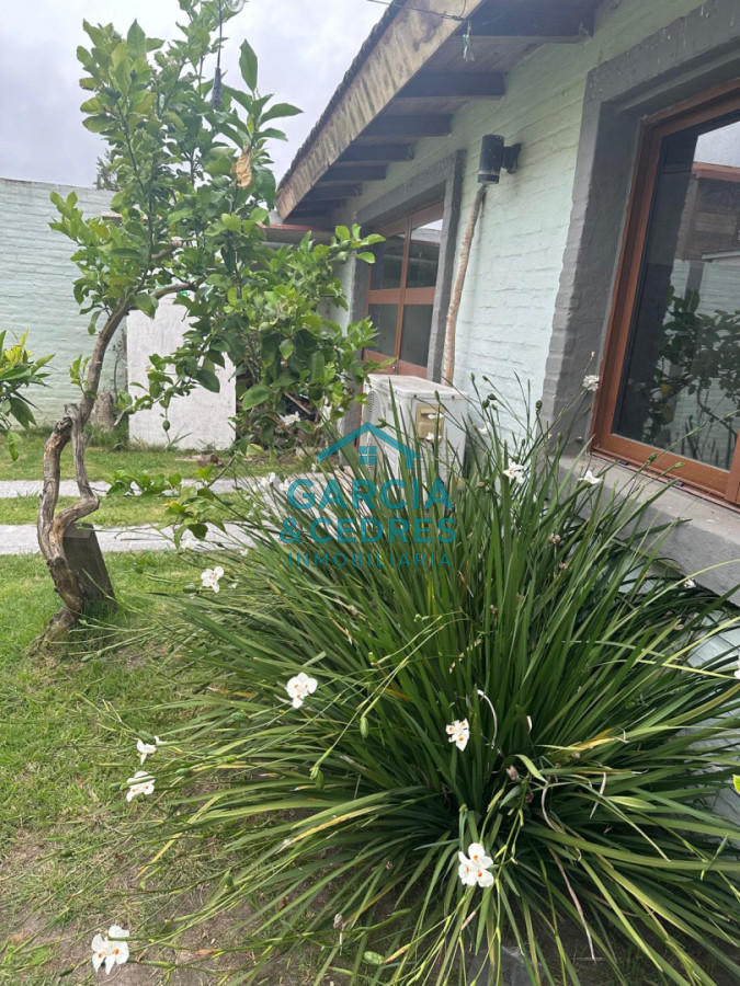 Casa ID.115 - EXCELENTE OPORTUNIDAD CASA DE 4 DORMITORIOS Y 4 BAÑOS , BARBACOA CERRADA Y MUCHO MAS EN BARRIO BIARRITZ 