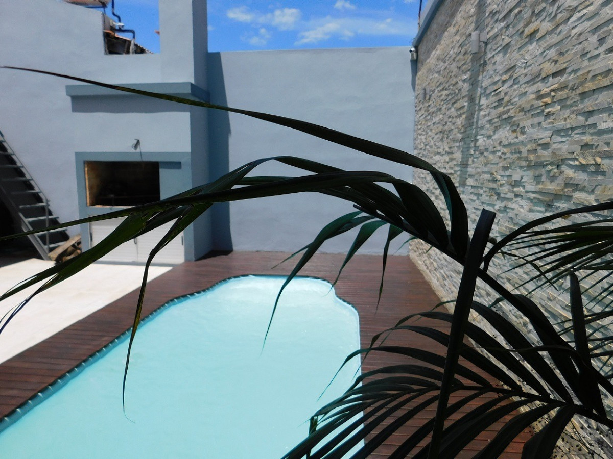 Casa ID.134 - Se Vende Sobre Caramuru En El Corazon De Punta Gorda Regia Casa En Impecable Estado Lista Para Entrar 6 Dormitorios 4 Baños Con La Mas Alta Seguridad