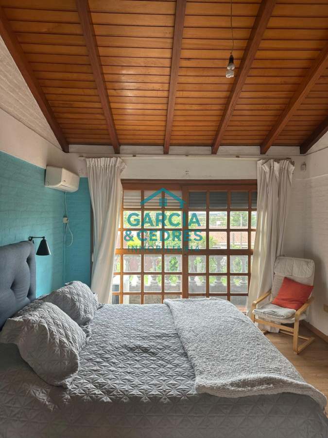 Casa ID.115 - EXCELENTE OPORTUNIDAD CASA DE 4 DORMITORIOS Y 4 BAÑOS , BARBACOA CERRADA Y MUCHO MAS EN BARRIO BIARRITZ 