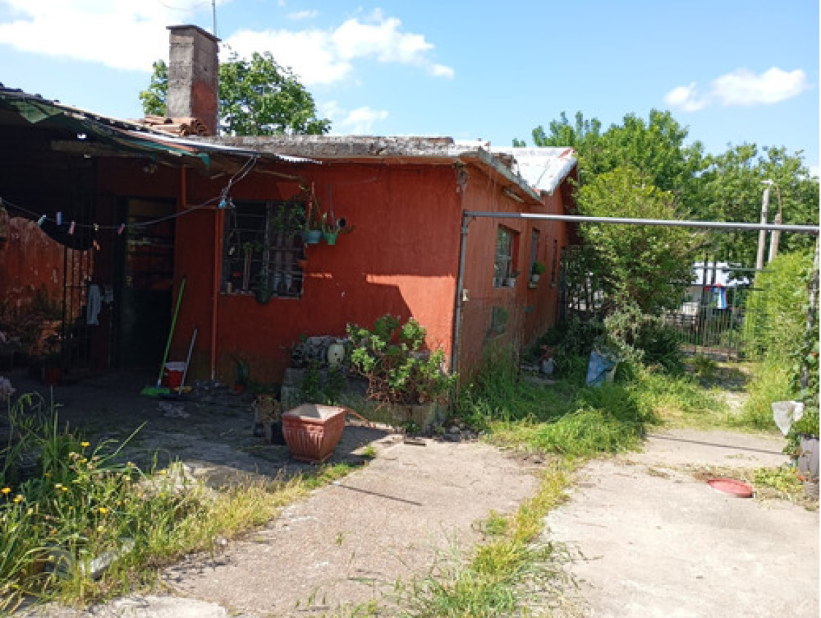 Casa ID.26 - Se Venden 2 Casas en Lezica mismo padrón 