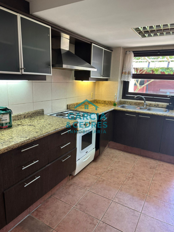 Casa ID.133 - OPORTUNIDAD EN BARRIO CANTEGRIL . VENDO CASA DE 3 DORM. Y 3 BAÑOS EN ZONA DE COLEGIOS, FACULTADES Y CENTROS DE SALUD 