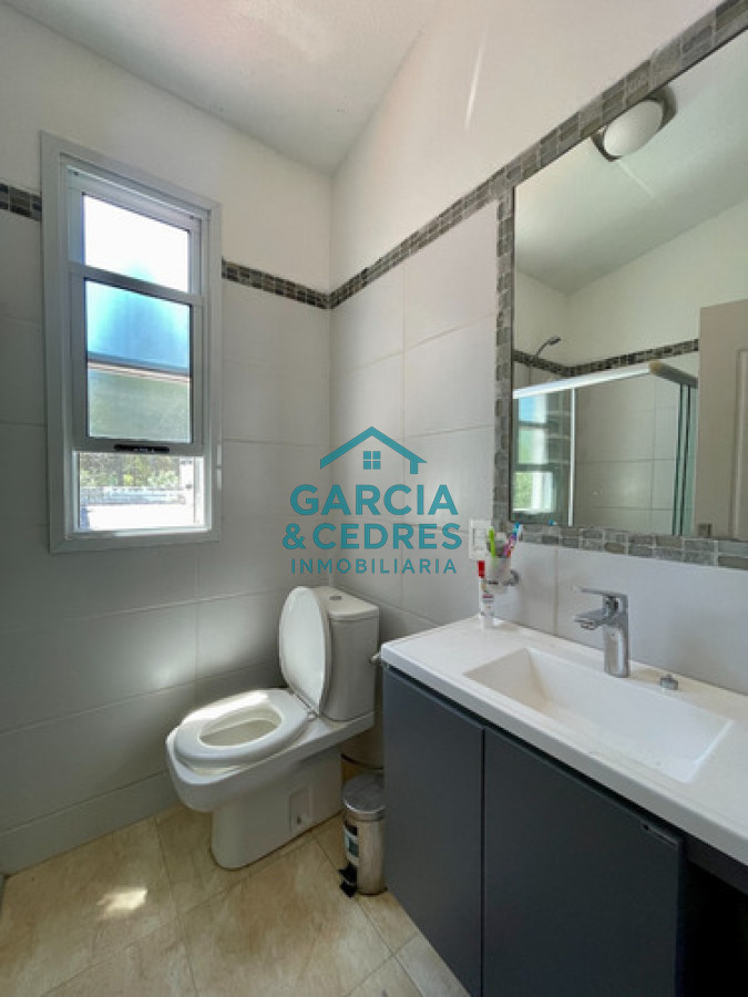 Casa ID.300 - Oportunidad en Bella Vista - Casa Amueblada de 2 Dormitorios con Parrillero y Garage