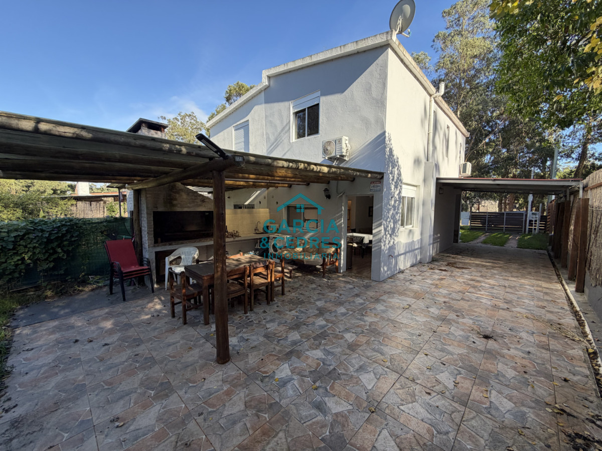 Casa ID.300 - Oportunidad en Bella Vista - Casa Amueblada de 2 Dormitorios con Parrillero y Cochera