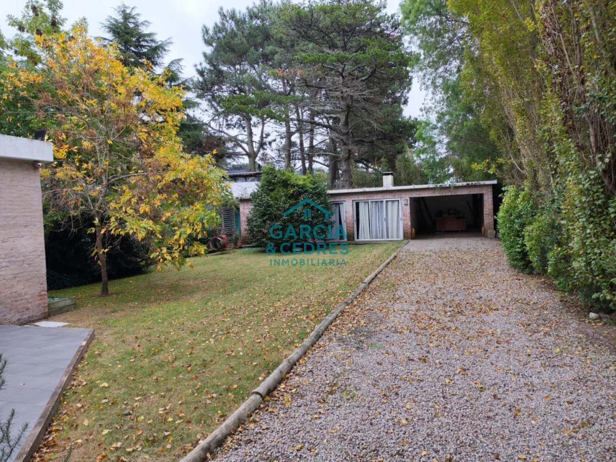 Casa ID.412 - OPORTUNIDAD !!! Casa en Nuevo Cantegril 3 dorm+4 baños . Barbacoa Cerrada