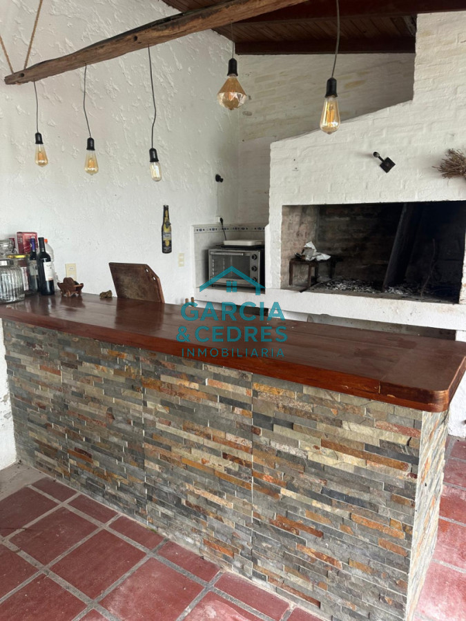 Casa ID.115 - EXCELENTE OPORTUNIDAD CASA DE 4 DORMITORIOS Y 4 BAÑOS , BARBACOA CERRADA Y MUCHO MAS EN BARRIO BIARRITZ 