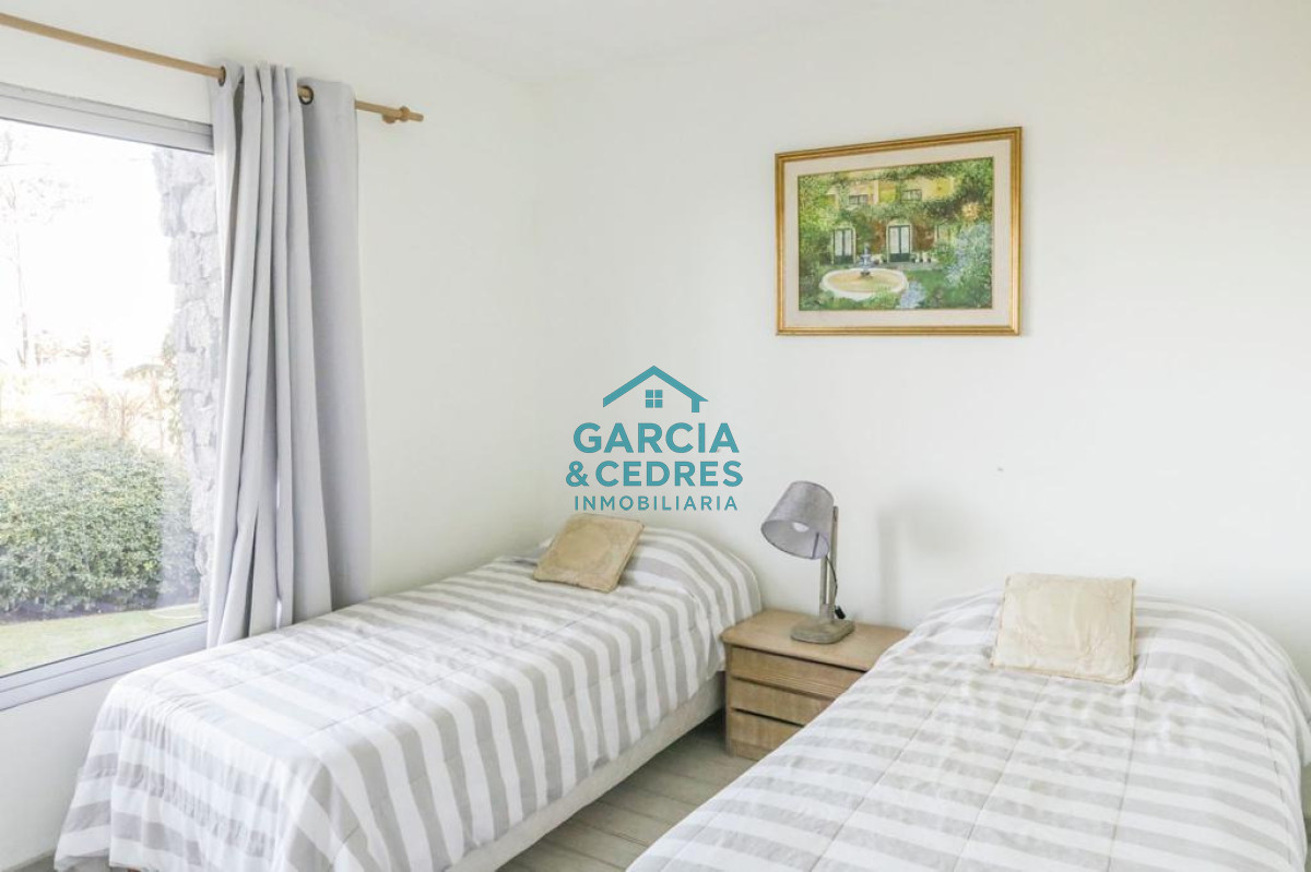 Casa ID.224 - OPORTUNIDAD VENDO CASA EN MONTOYA 5 DORM + SERVICIO. EXCELENTE OPCION EN LUGAR DE PLENO CRECIMIENTO