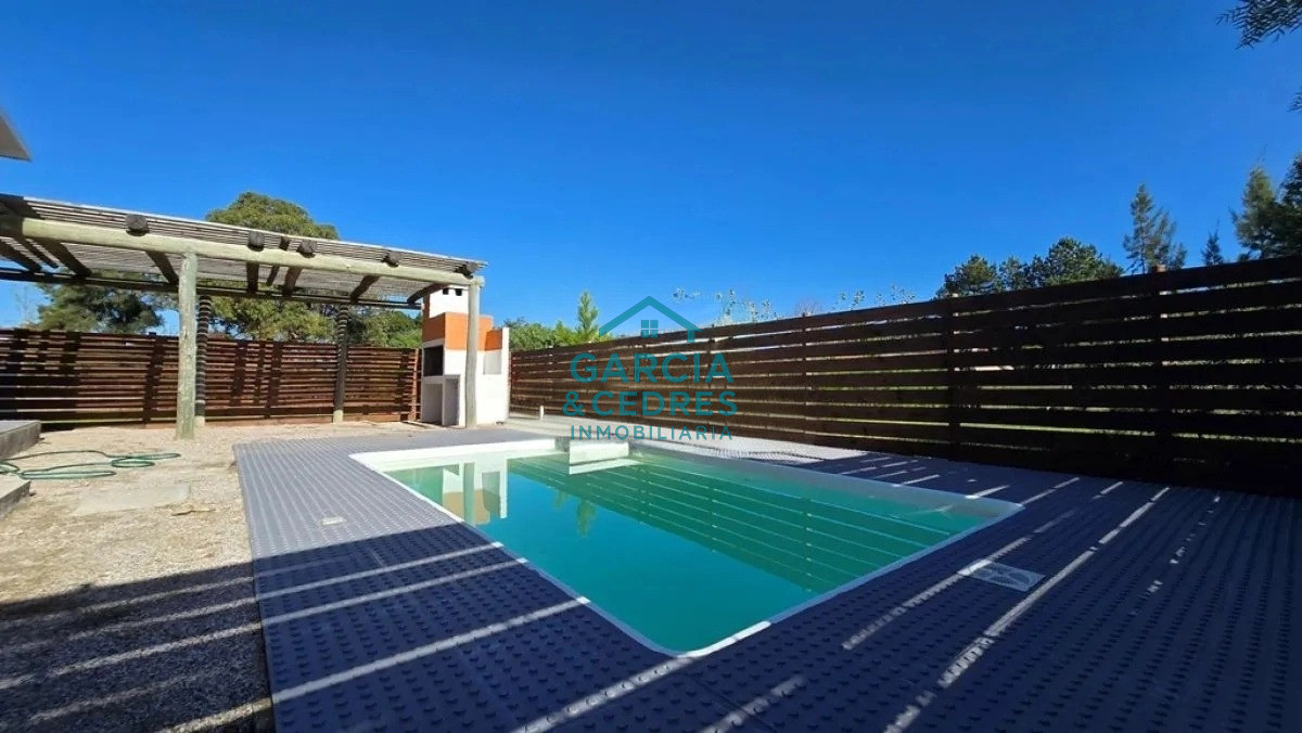 Casa ID.38 - Oportunidad en Las Flores a solo 200 mts de la playa . Casa A estrenar con piscina de 2 dormitorios y un baño 