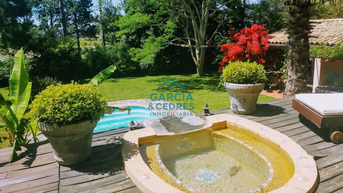 Casa ID.823 - Casa con piscina y gran jardín - Jardines de Cordoba, Punta del Este