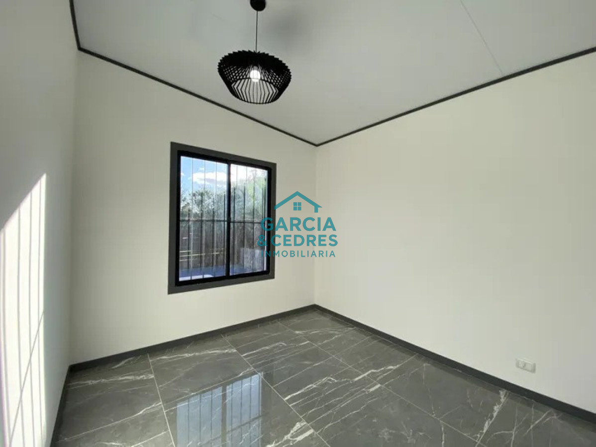 Casa ID.38 - Oportunidad en Las Flores a solo 200 mts de la playa . Casa A estrenar con piscina de 2 dormitorios y un baño 