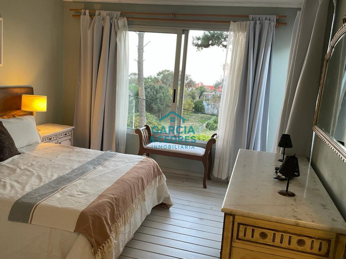 Casa ID.224 - OPORTUNIDAD VENDO CASA EN MONTOYA 5 DORM + SERVICIO. EXCELENTE OPCION EN LUGAR DE PLENO CRECIMIENTO