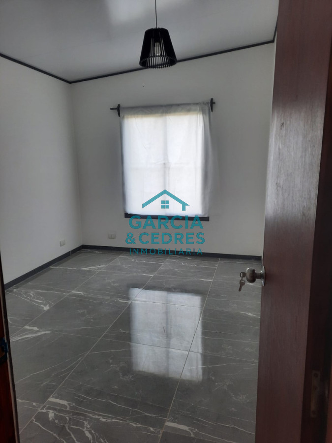 Casa ID.38 - Oportunidad en Las Flores a solo 200 mts de la playa . Casa A estrenar con piscina de 2 dormitorios y un baño 